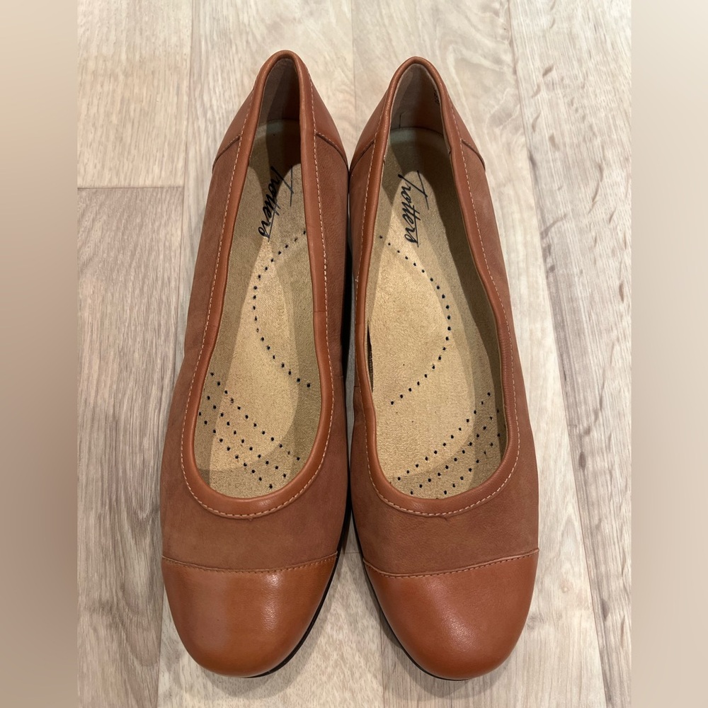 Trotters Delmara Brown Leather Suede Flats 9.5 Narrow EUC